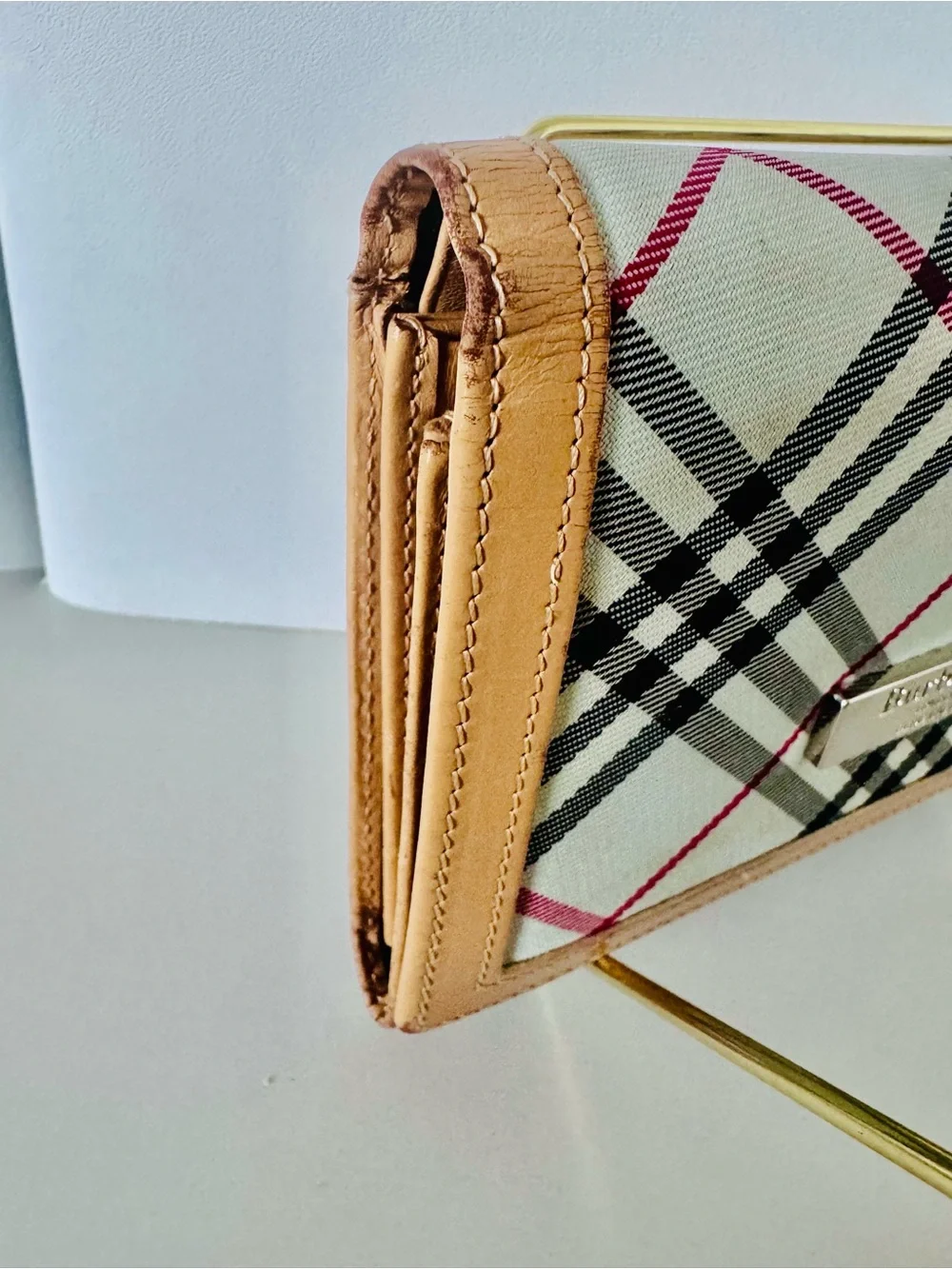 Authentic Burberry Beige Black Red
Check Wallet with Tan Trim Blue Label - Picture 6 of 10